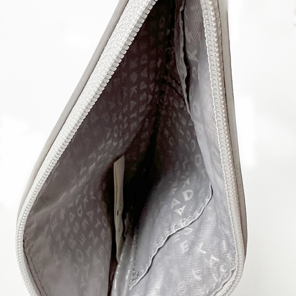 Kate Spade New York Mavis Street Silver Metallic Pouch Clutch Makeup Bag - Picture 3 of 5